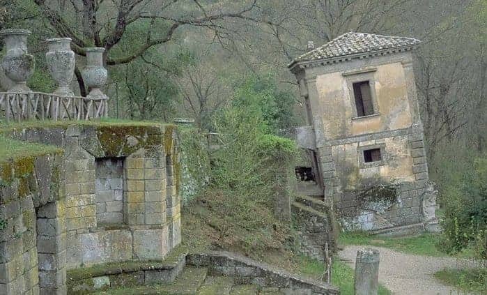 6 crooked buildings to see in Italy